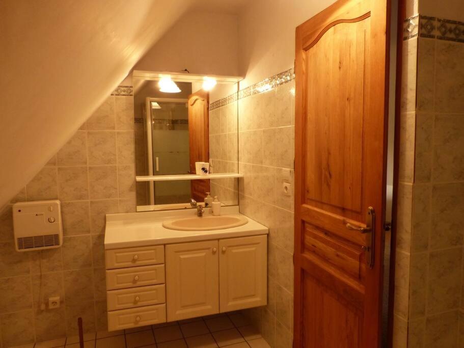 Studio Dans Une Chaumiere De Caractere Baud Extérieur photo