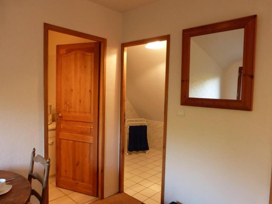 Studio Dans Une Chaumiere De Caractere Baud Extérieur photo